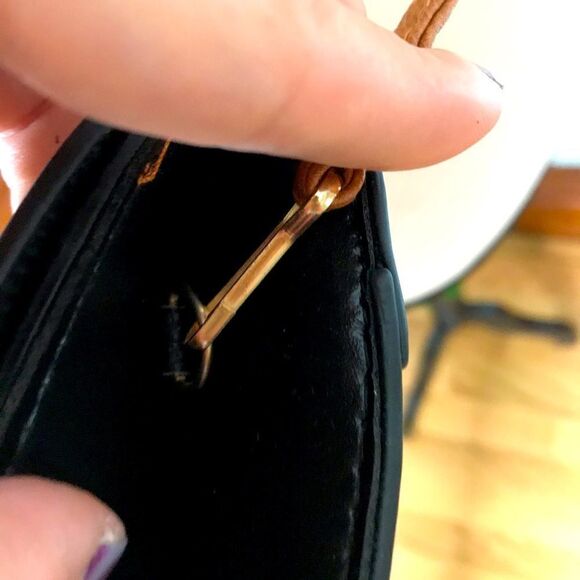 NWT Cute Faux Leather Crossbody Bag - Picture 15 of 15